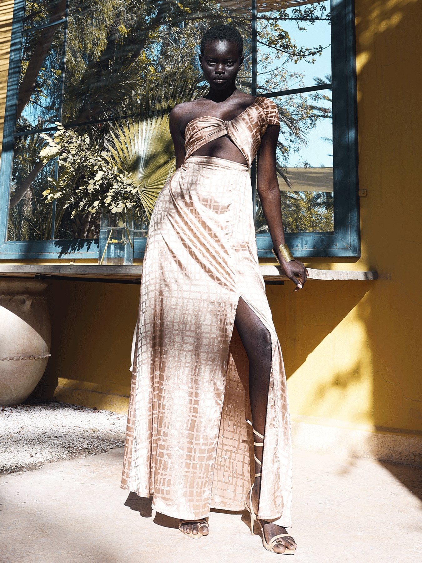 Dalia Dress - Dhaw Gold L (US 12 to US 14) / No = Standard Height 5'8" | 173cm Dalia Dress - Dhaw Gold L (US 12 to US 14) / No = Standard Height 5'8" | 173cm